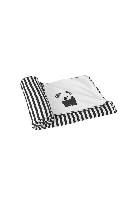 A Black Blankets from SmarTrike in size O/S for neutral. (Front View)