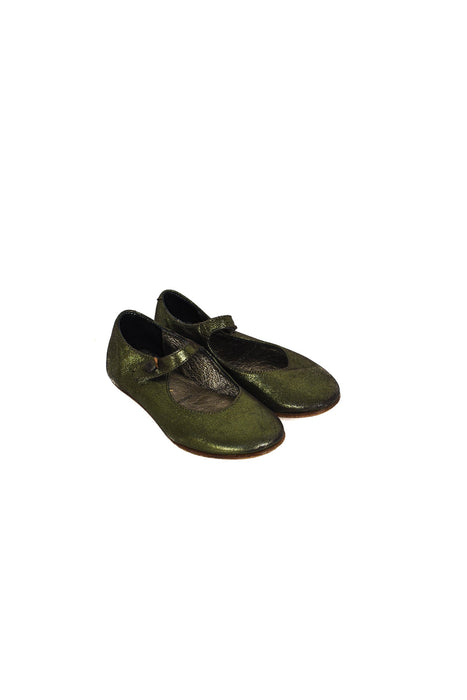 A Green Flats from Bonpoint in size 3T for girl. (Front View)