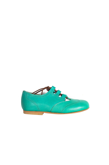 A Green Dress Shoes from Manuela de Juan in size 5T for girl. (Back View)