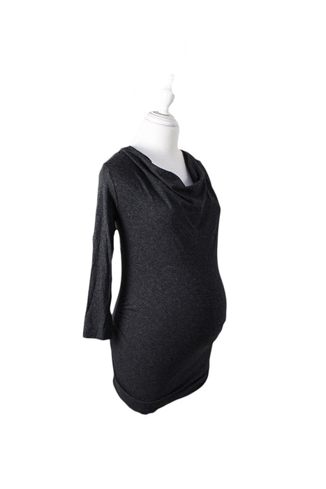A Grey Long Sleeve Tops from Isabella Oliver in size XS for maternity. (Front View)