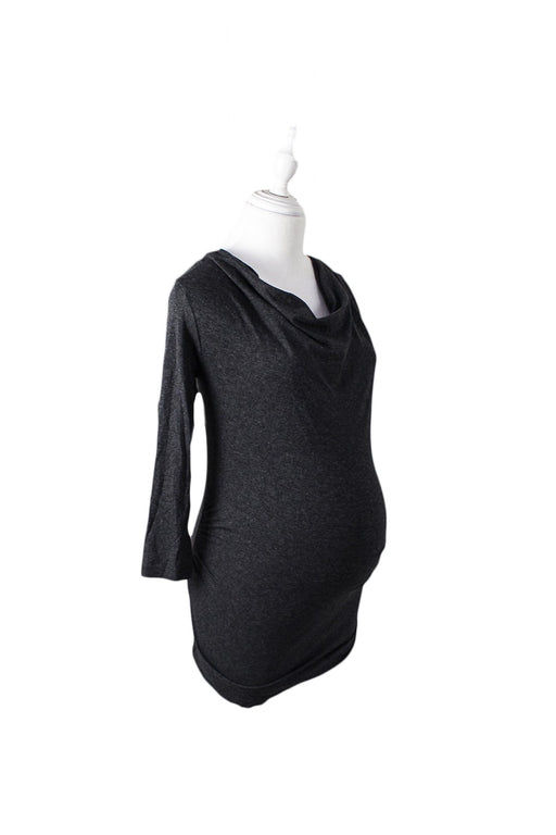 A Grey Long Sleeve Tops from Isabella Oliver in size XS for maternity. (Front View)