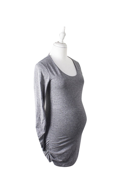 A Grey Long Sleeve Tops from Isabella Oliver in size XS for maternity. (Front View)