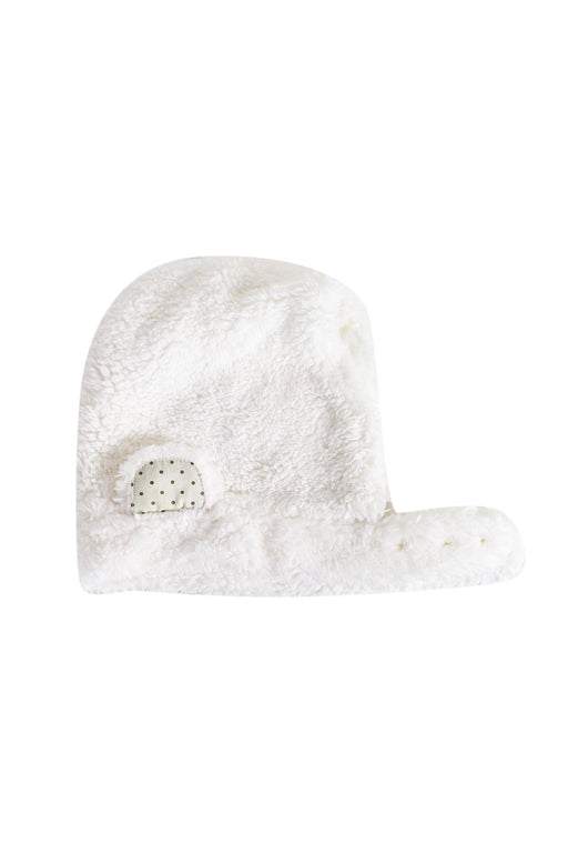 A White Hats Beanies & Caps from Chickeeduck in size 0-3M for girl. (Front View)