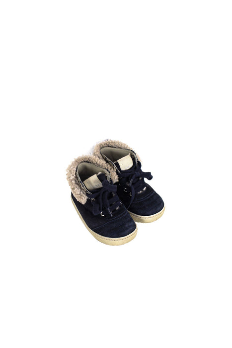 A Navy Winter Boots from Gucci in size 3T for boy. (Front View)