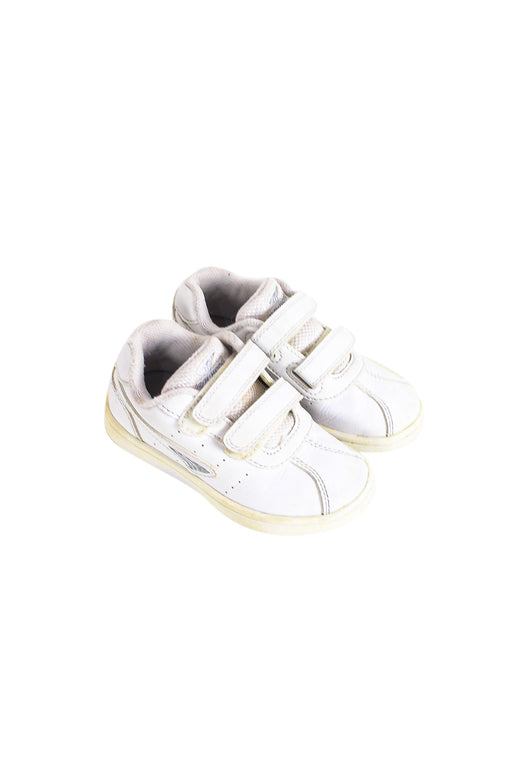 A White Sneakers from Dr. Kong in size 3T for neutral. (Front View)