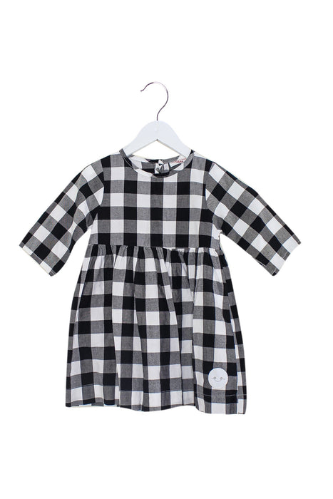 A Grey Short Sleeve Dresses from Smiling Button in size 4T for girl. (Front View)