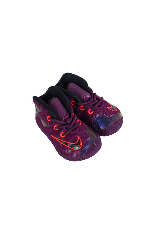 A Purple Sneakers from Nike in size 6-12M for boy. (Front View)