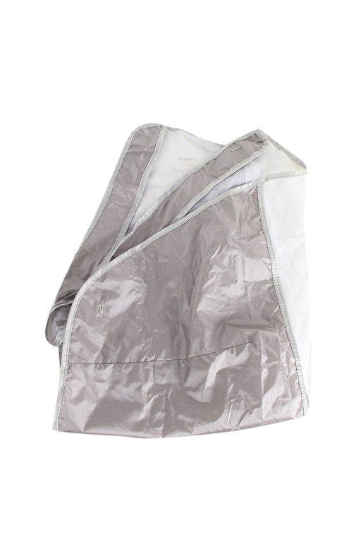 A  Car Accessories from Maclaren in size O/S for neutral. (Front View)