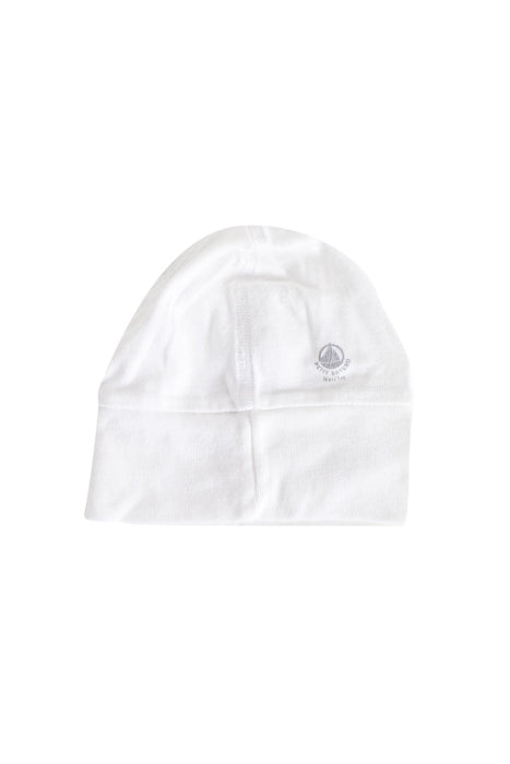 A White Beanies from Petit Bateau in size 0-3M for neutral. (Front View)