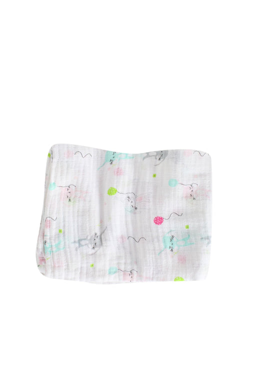A White Swaddles from Aden & Anais in size O/S for girl. (Front View)