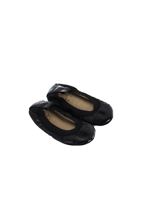 A Black Flats from Yosi Samra in size 12-18M for girl. (Front View)