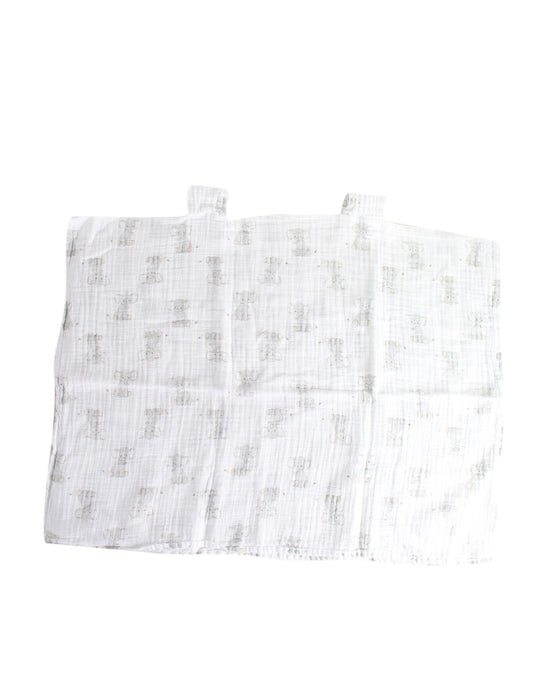 A White Car Accessories from Aden & Anais in size O/S for neutral. (Front View)