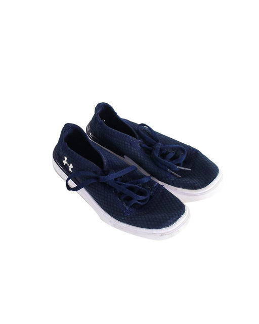 A Navy Sneakers from Under Armour in size 7Y for boy. (Front View)