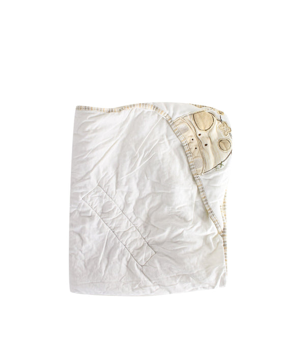 A White Blankets from Natures Purest in size O/S for neutral. (Front View)