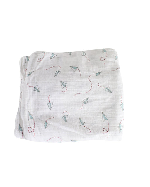 A White Swaddles from Aden & Anais in size O/S for neutral. (Front View)