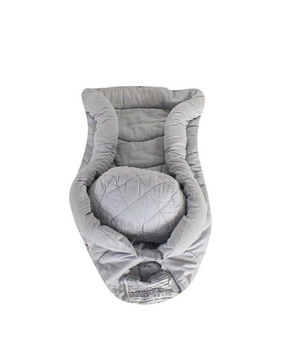 A Grey Baby Carriers from Ergobaby in size O/S for neutral. (Back View)