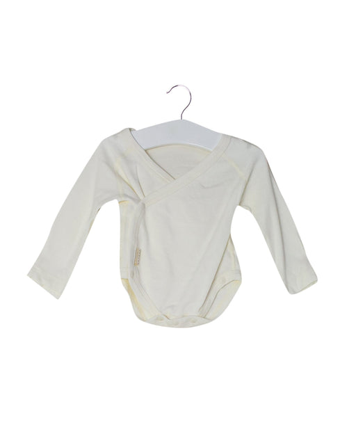 A Ivory Long Sleeve Bodysuits from Natures Purest in size 0-3M for neutral. (Front View)