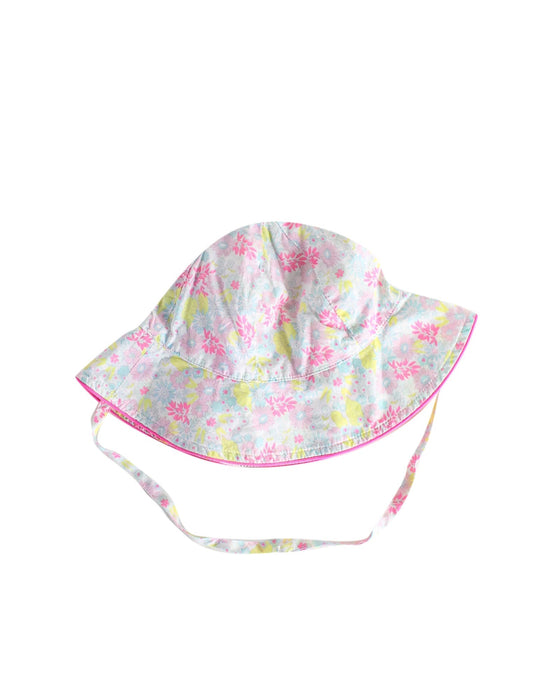 A White Sun Hats from Petit Bateau in size 3-6M for girl. (Front View)