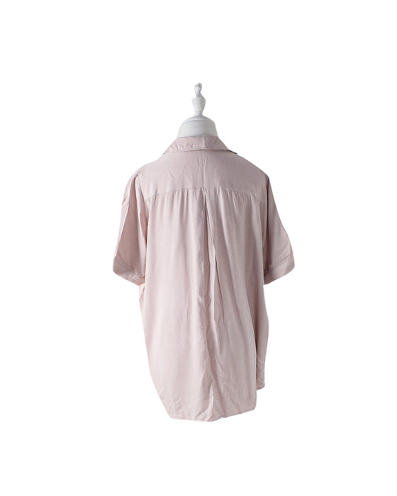 A Pink Shirts from Legoe in size S for maternity. (Back View)