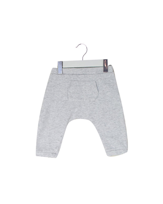 A Grey Sweatpants from Bout'Chou in size 6-12M for neutral. (Front View)