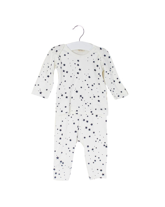 A Ivory Pyjama Sets from Organic Natural Charm in size 3-6M for neutral. (Front View)