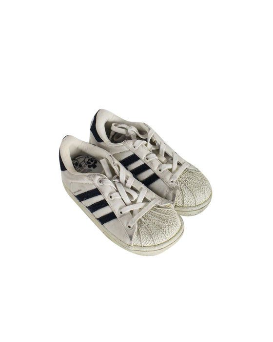 A White Sneakers from Adidas in size 4T for neutral. (Front View)