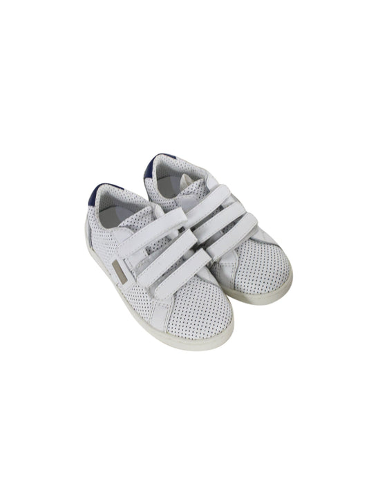 A White Sneakers from Dolce & Gabbana in size 3T for neutral. (Front View)