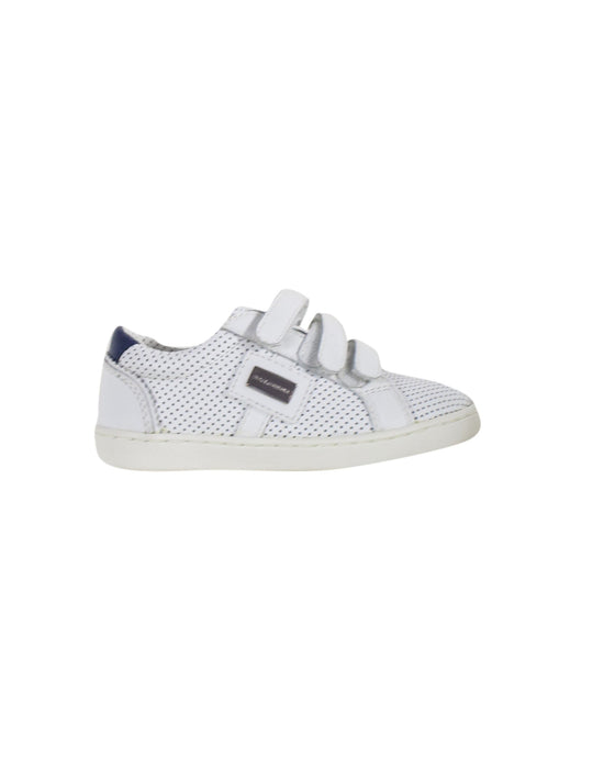 A White Sneakers from Dolce & Gabbana in size 3T for neutral. (Back View)