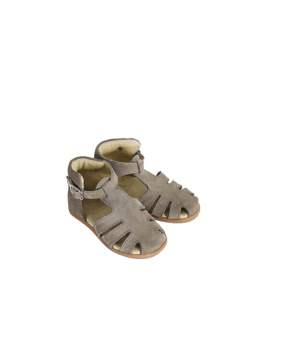 A Grey Sandals from Jacadi in size 12-18M for neutral. (Front View)