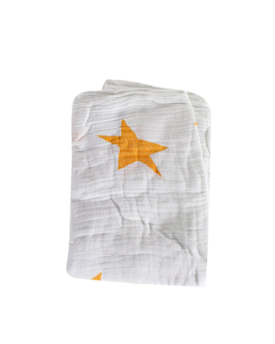 A White Swaddles from Aden & Anais in size O/S for neutral. (Front View)