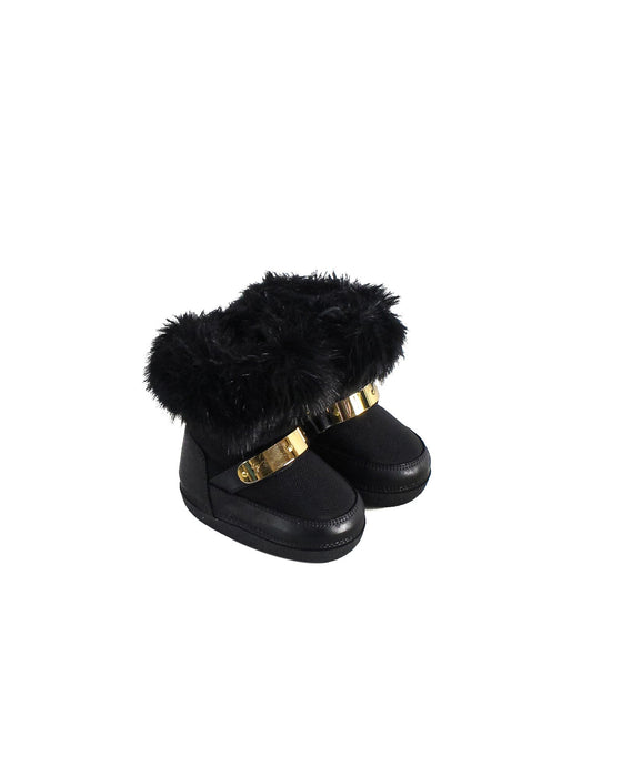A Black Winter Boots from Giuseppe Zanotti in size 3T for girl. (Front View)