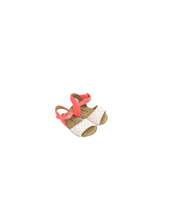 A Pink Sandals from Country Road in size 6-12M for girl. (Front View)
