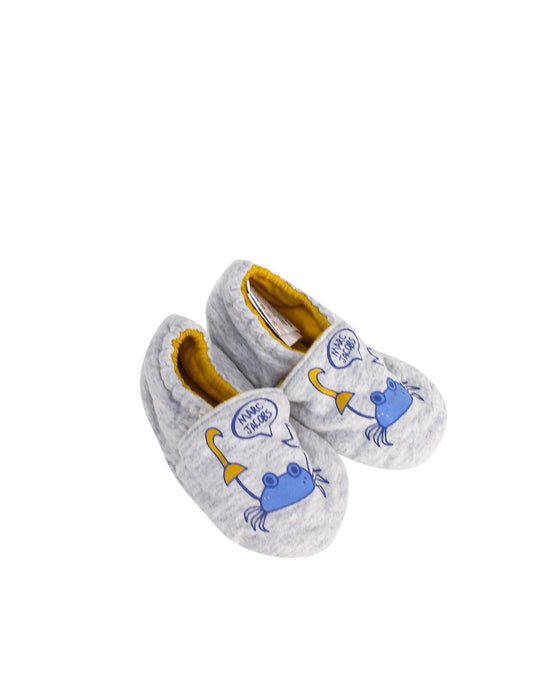 A Grey Booties from Little Marc Jacobs in size 6-12M for boy. (Front View)