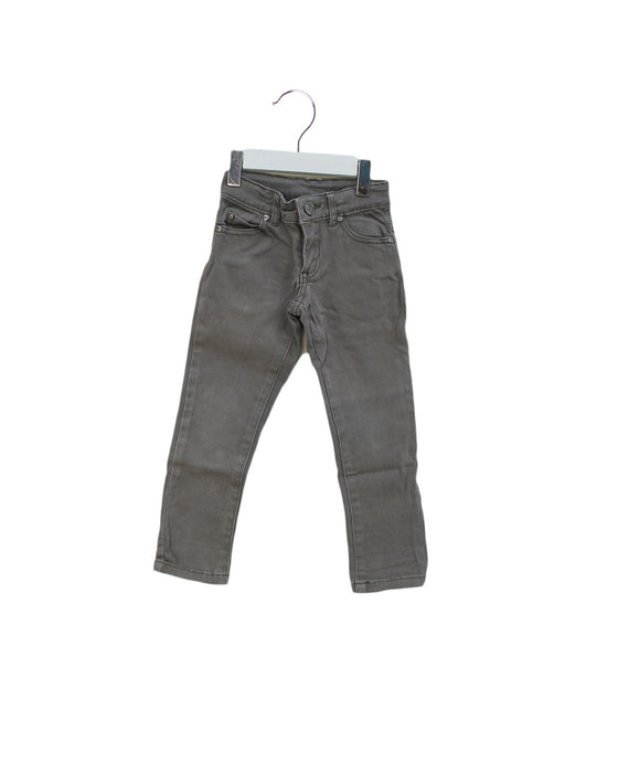 A Grey Casual Pants from CdeC in size 3T for boy. (Front View)