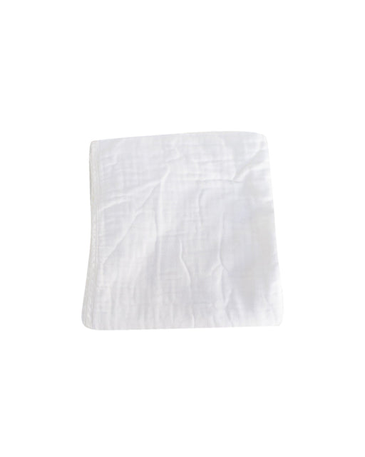 A White Blankets from Dimples in size 3-6M for girl. (Front View)