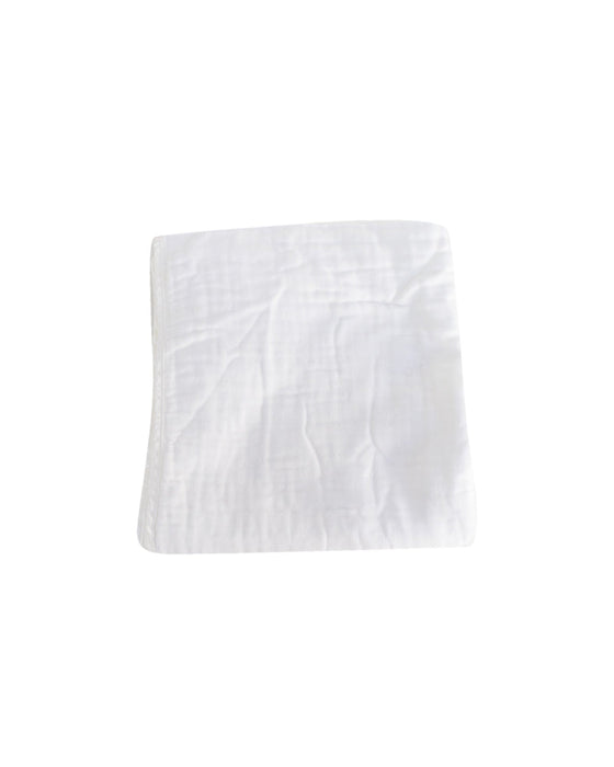 A White Blankets from Dimples in size 3-6M for girl. (Front View)