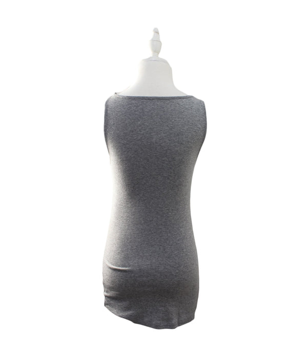 A Grey Sleeveless Tops from Ingrid & Isabel in size M for maternity. (Front View)