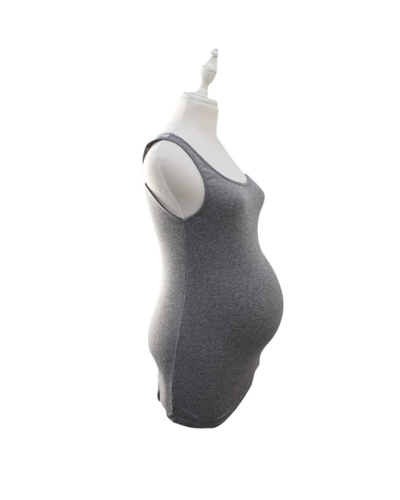 A Grey Sleeveless Tops from Ingrid & Isabel in size M for maternity. (Back View)