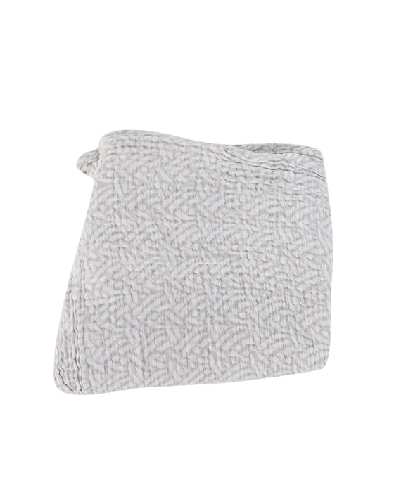 A Grey Blankets from Aden & Anais in size O/S for neutral. (Front View)