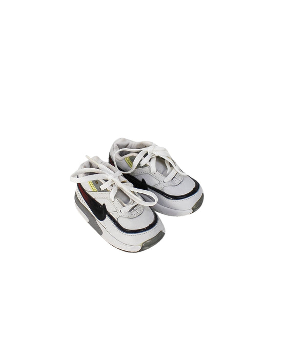A White Sneakers from Nike in size 12-18M for boy. (Front View)