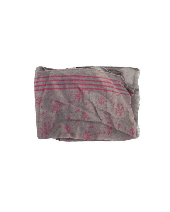 A Green Scarves from Bonpoint in size O/S for girl. (Front View)