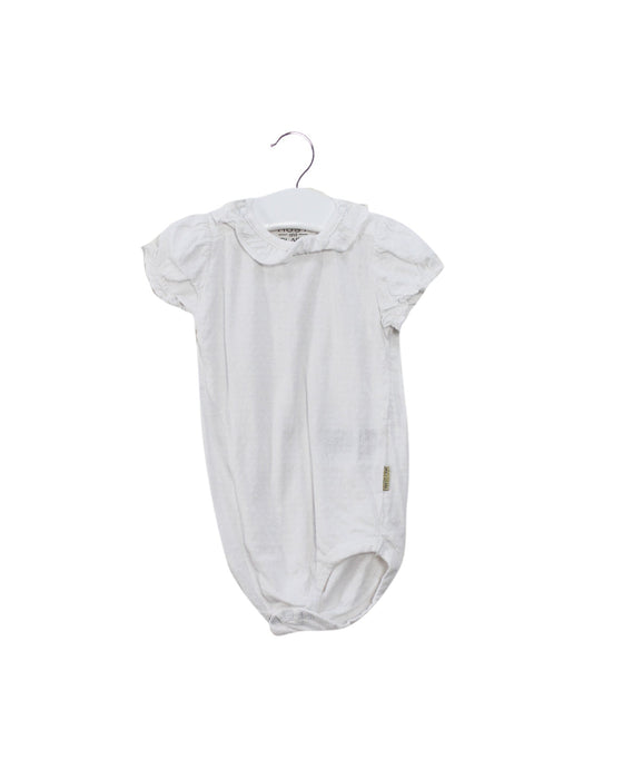 A White Short Sleeve Bodysuits from Hust & Claire in size 6-12M for girl. (Front View)