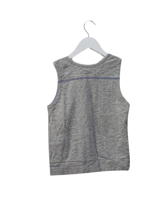 A Grey Outerwear Vests from Ragmart in size 6T for boy. (Back View)