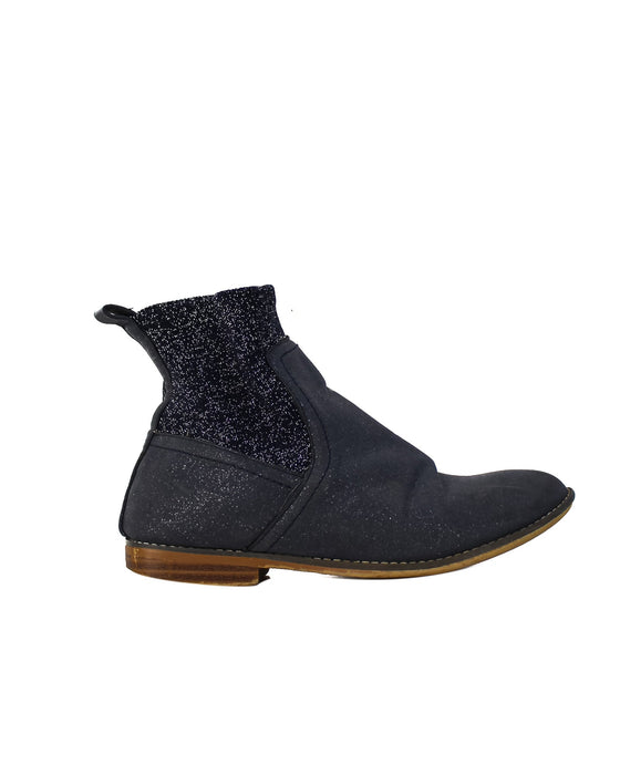 A Blue Casual Boots from Seed in size 6T for girl. (Back View)