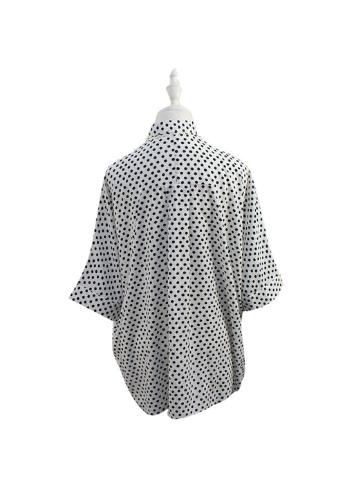 A Black Shirts from Gennie's in size L for maternity. (Back View)