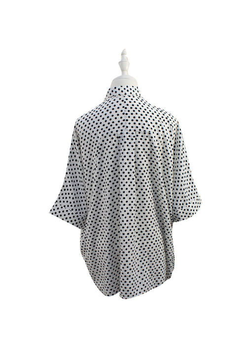 A Black Shirts from Gennie's in size L for maternity. (Back View)