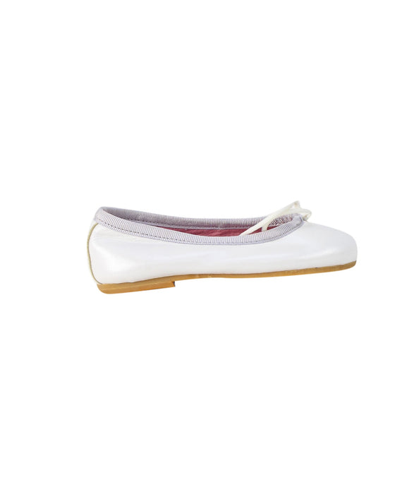 A White Flats from Jacadi in size 18-24M for girl. (Back View)