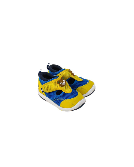 A Yellow Sandals from Miki House in size 18-24M for boy. (Front View)