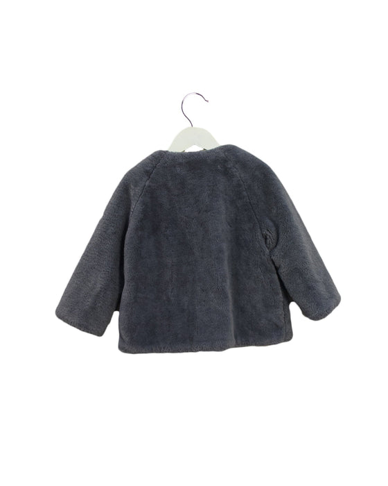 A Grey Lightweight Jackets from Il Gufo in size 4T for girl. (Back View)