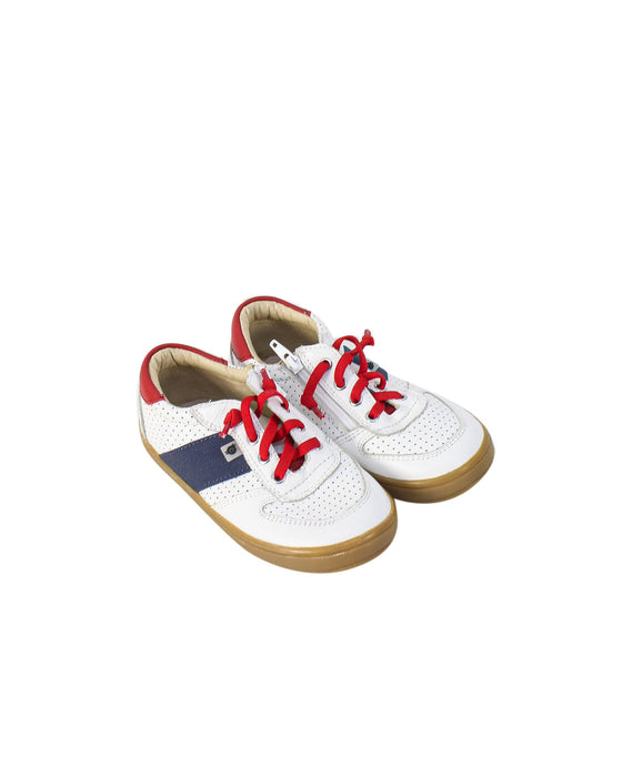 A White Sneakers from Old Soles in size 5T for neutral. (Front View)